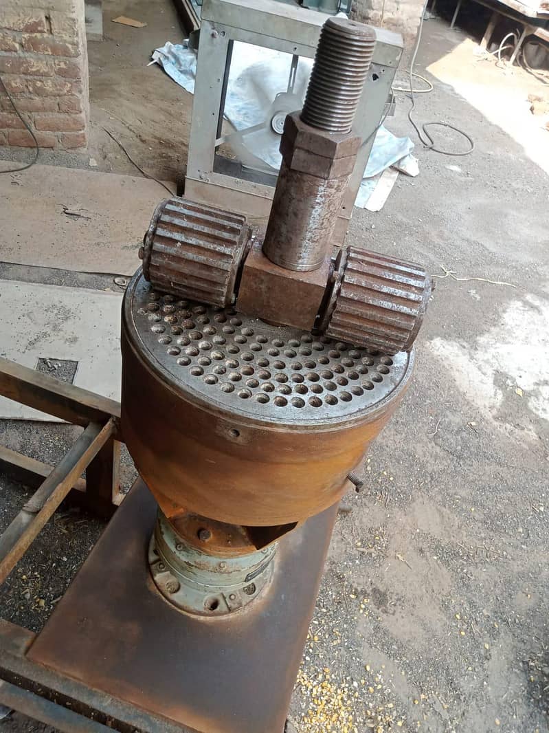 feed pallet 8