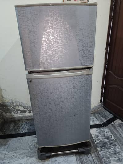 Dawlance Medium Fridge - Working Great | Rs 35000