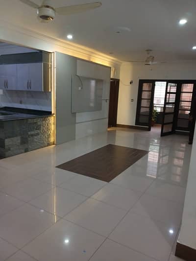2000 Square Feet Flat For rent In Rs. 150000 Only 3 Bedroom Full Floor