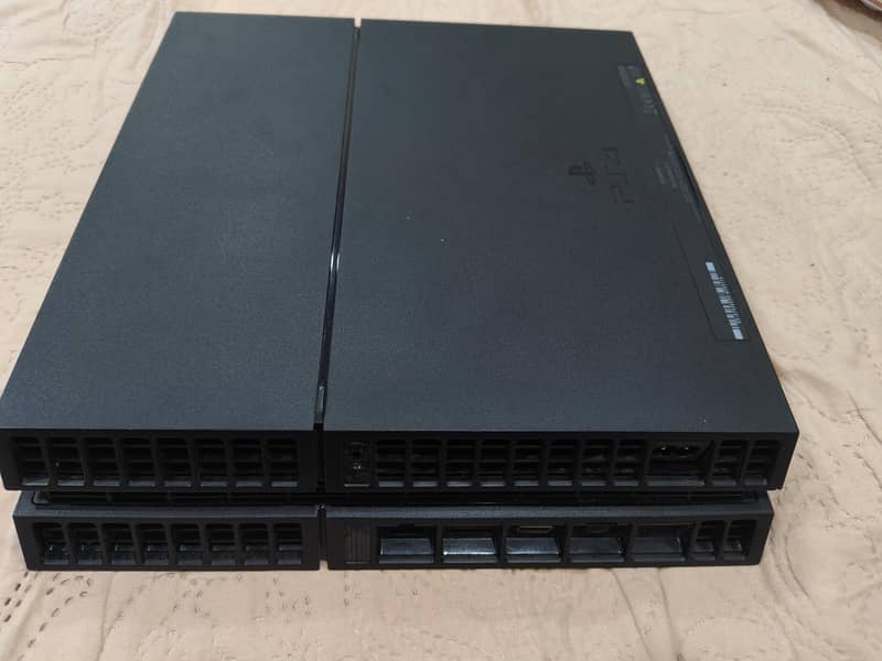 Ps4 with 4 controllers 1