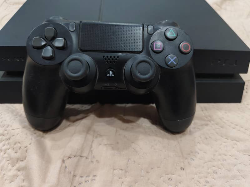 Ps4 with 4 controllers 3