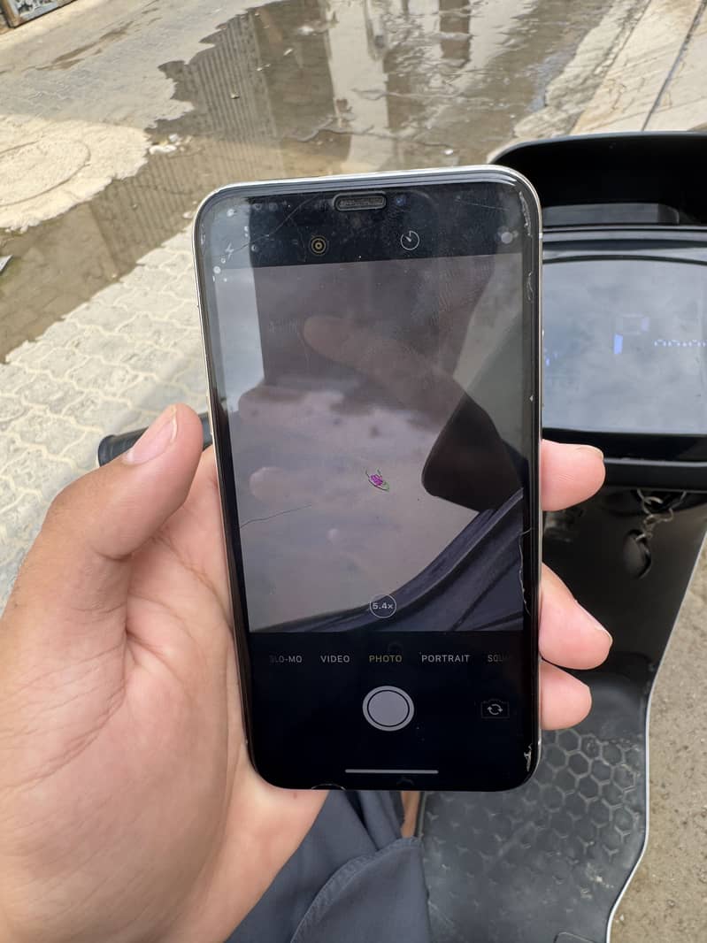 Apple iPhone X 4