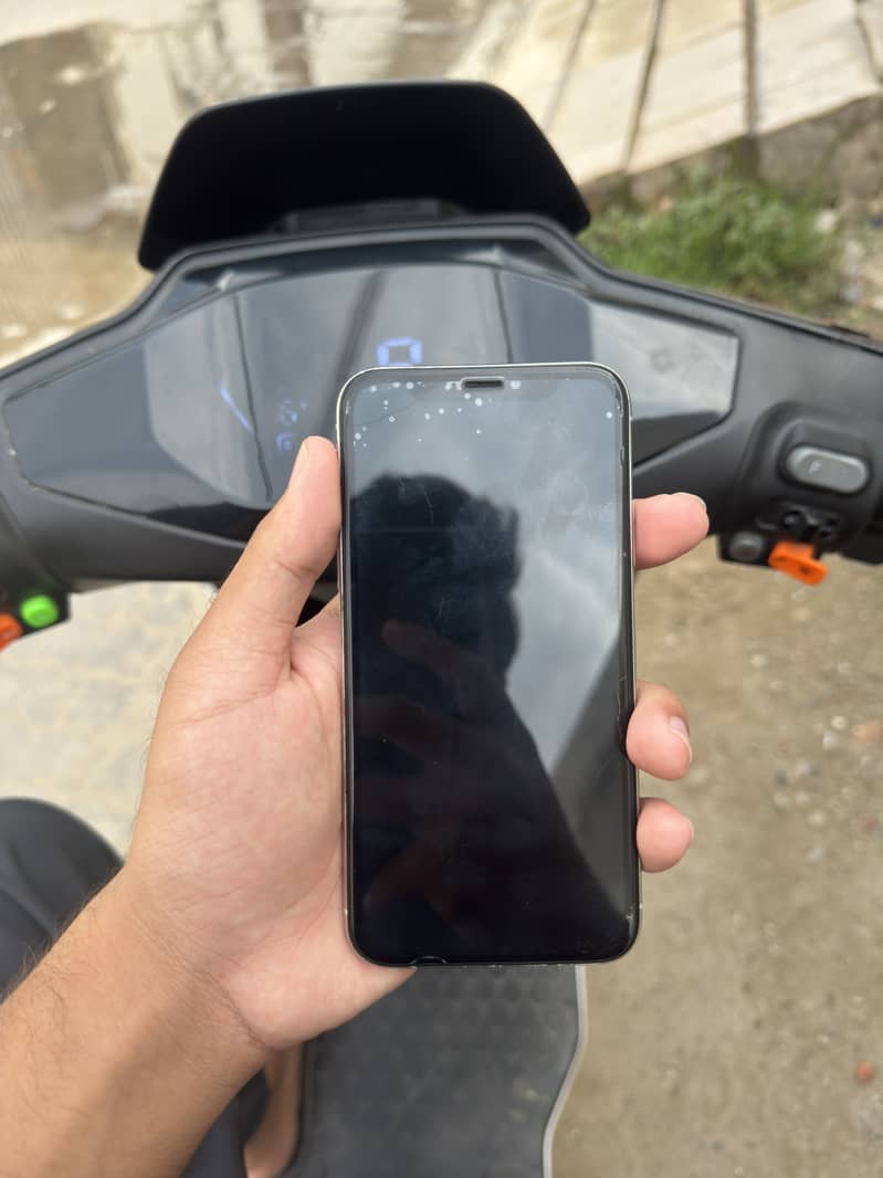 Apple iPhone X 5