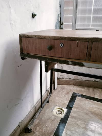 metal Iron stand &study Table