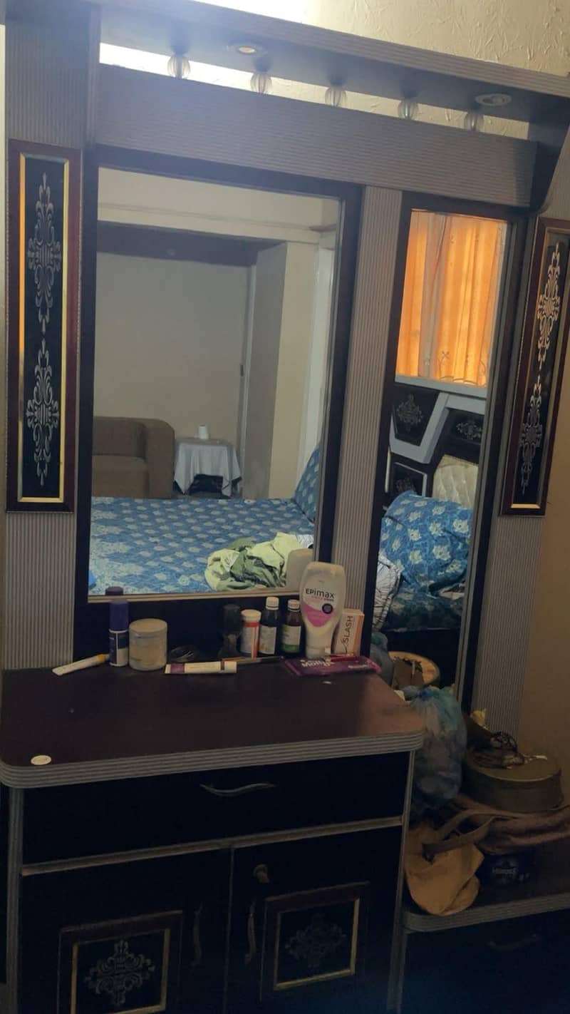 bedroom set, dressing table , cupboard,mattress 6