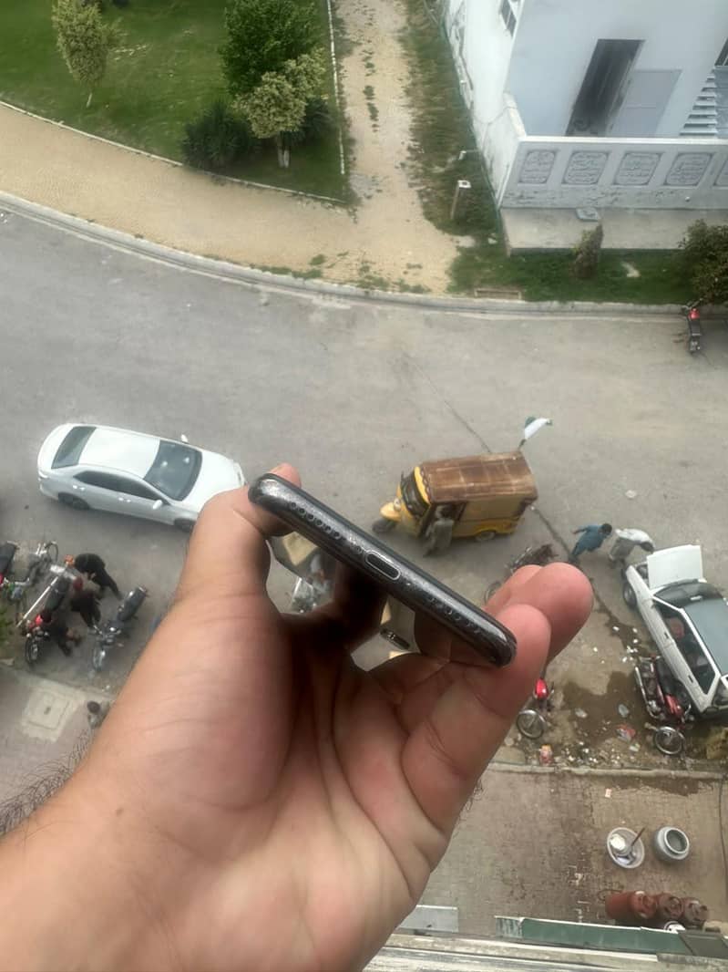 Apple iPhone X 1