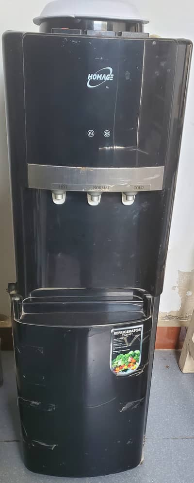 Homage dispenser in 7/10 condition