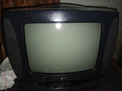 LG tv for sale best condition 17 inch contact 03071614557