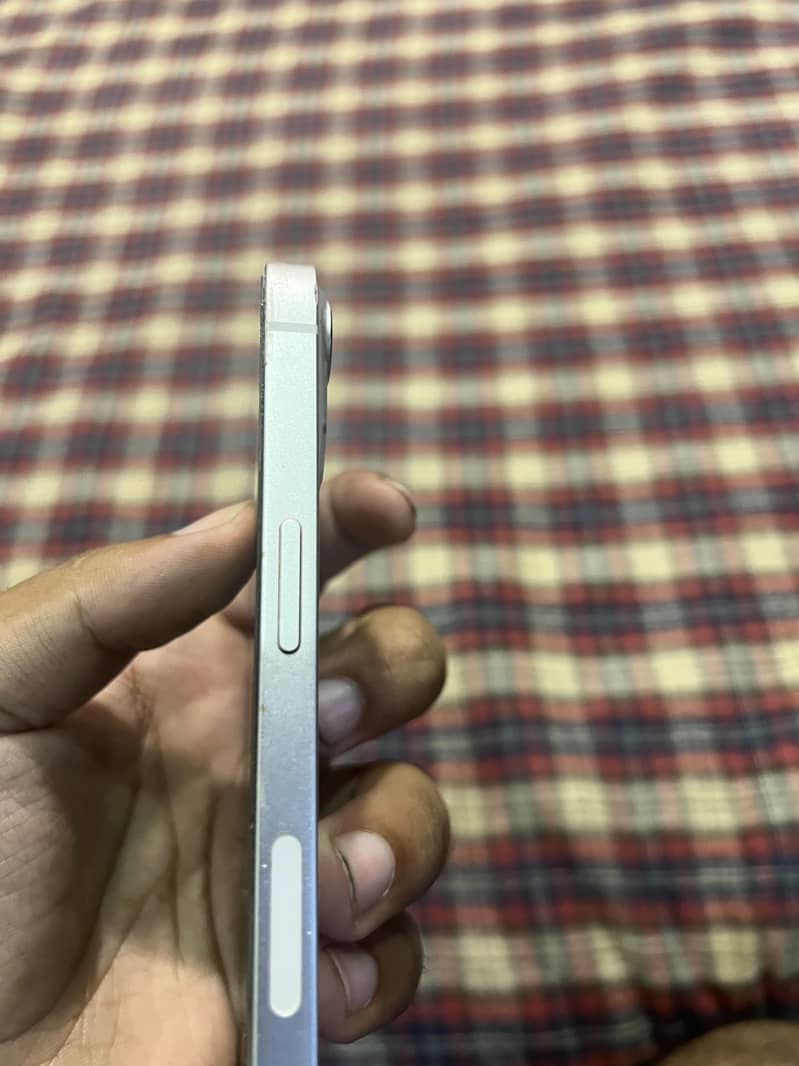 Apple iPhone 13 2