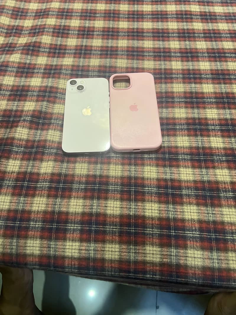 Apple iPhone 13 4
