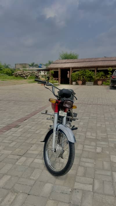 Honda CD70 2023