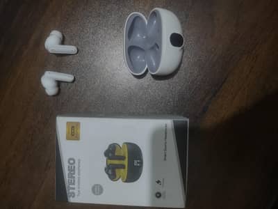 Wireless Earbuds – Excellent Condition