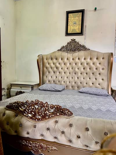 Bed And Dressing Table