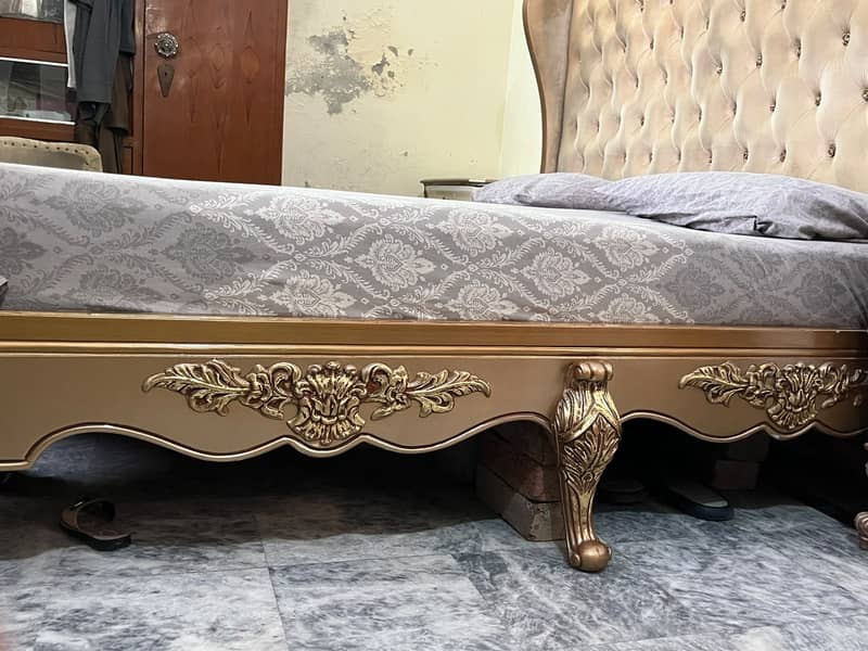 Bed And Dressing Table 4