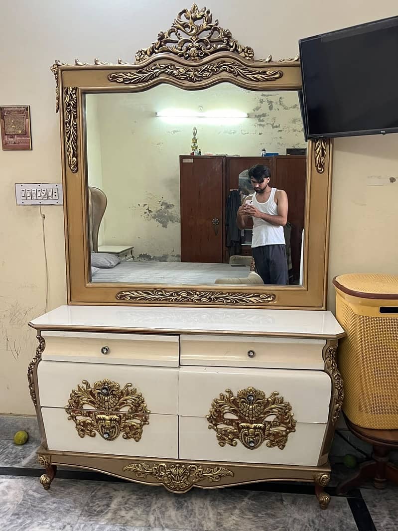 Bed And Dressing Table 6