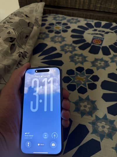 Apple iPhone 16