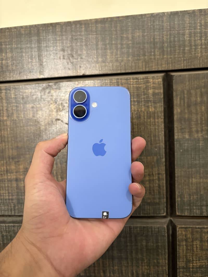Apple iPhone 16 1