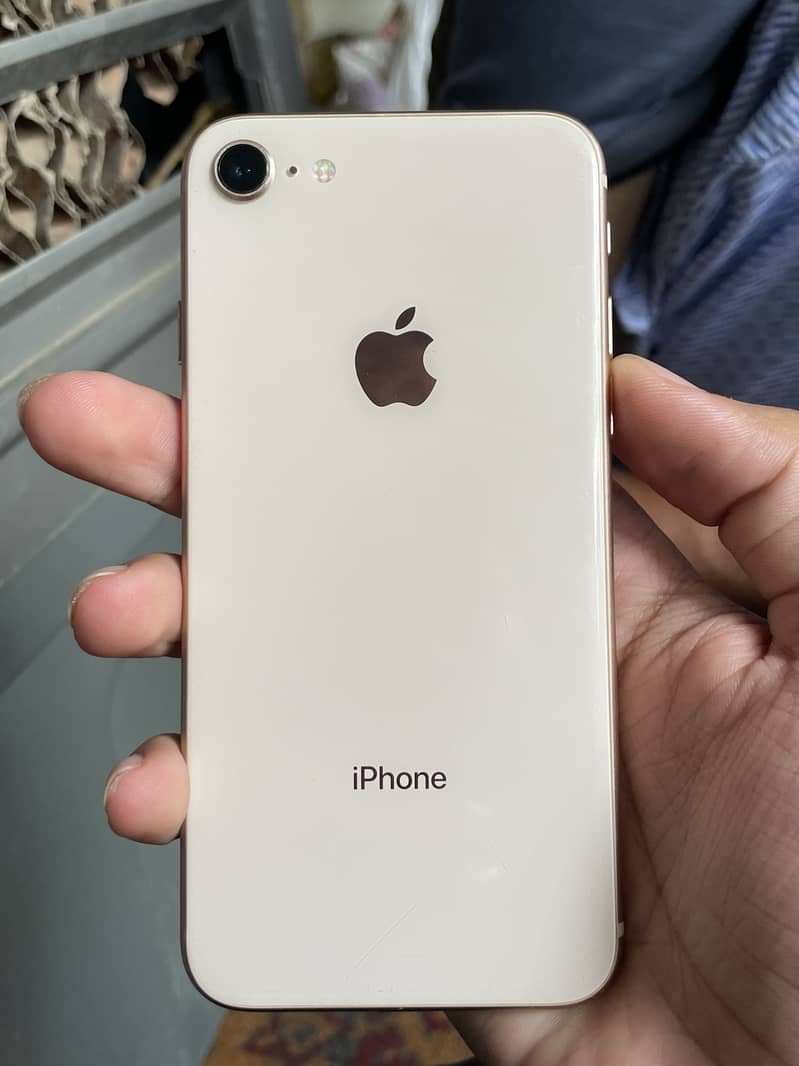 Apple iPhone 8 1