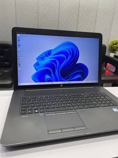 HP Zbook 17G3 | Core i7-6th gen | 16/256 SSD | 4 GB Nvidia Graphics