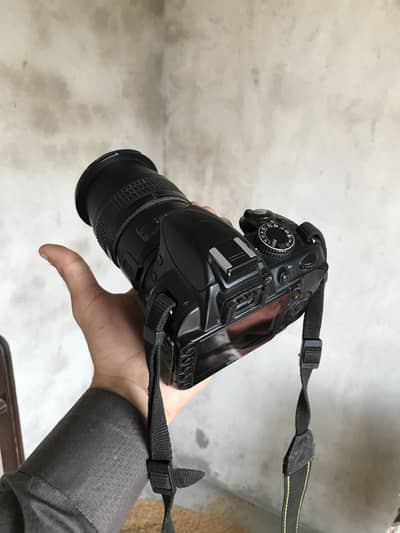 D3100
