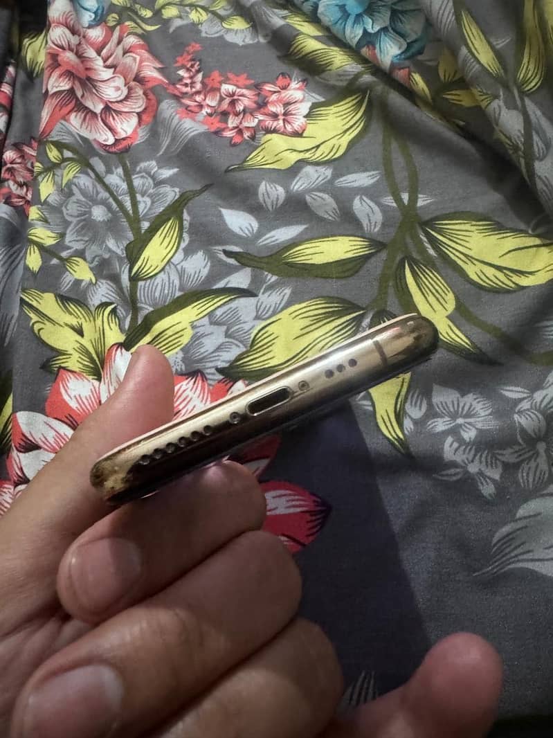 Apple iPhone 11 Pro 1