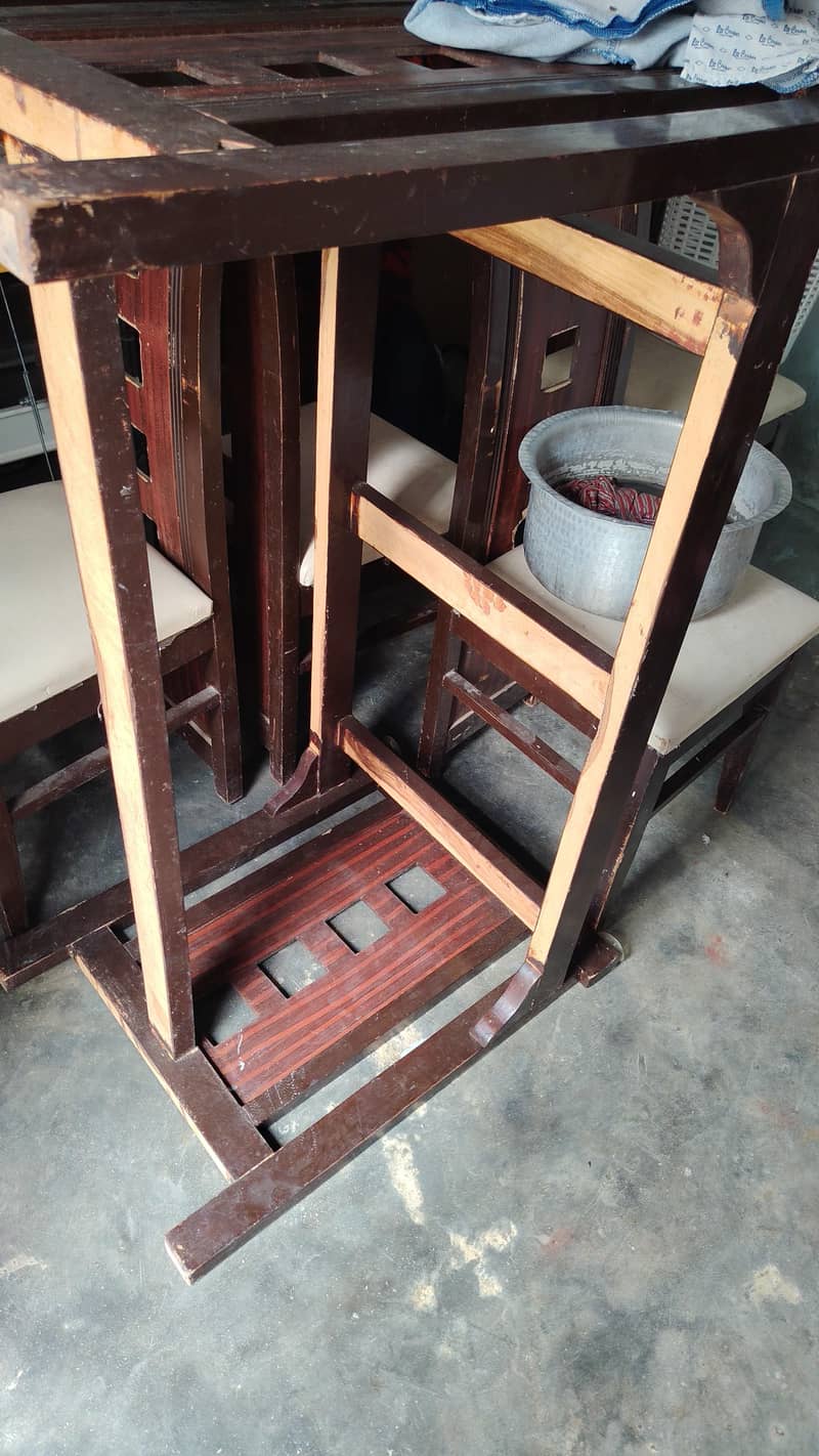 dining table best condition 1