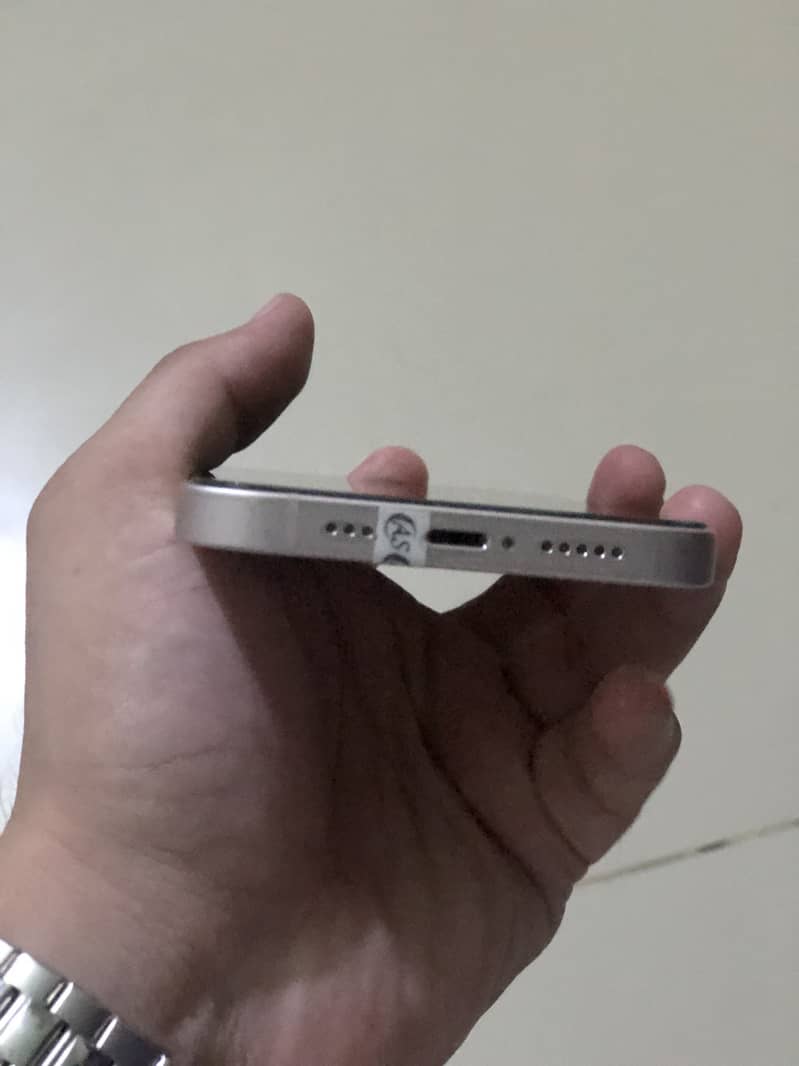 Apple iPhone 13 3