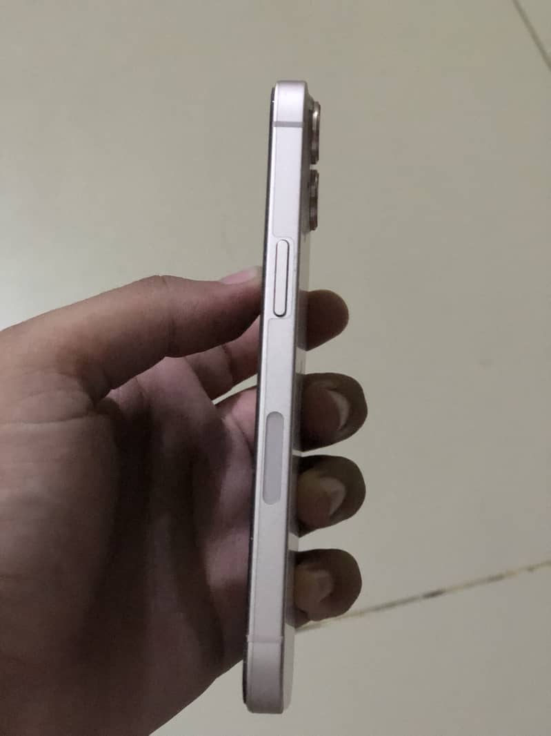 Apple iPhone 13 6