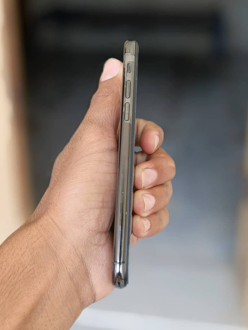 Apple iPhone X 2