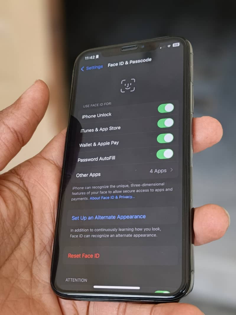 Apple iPhone X 4