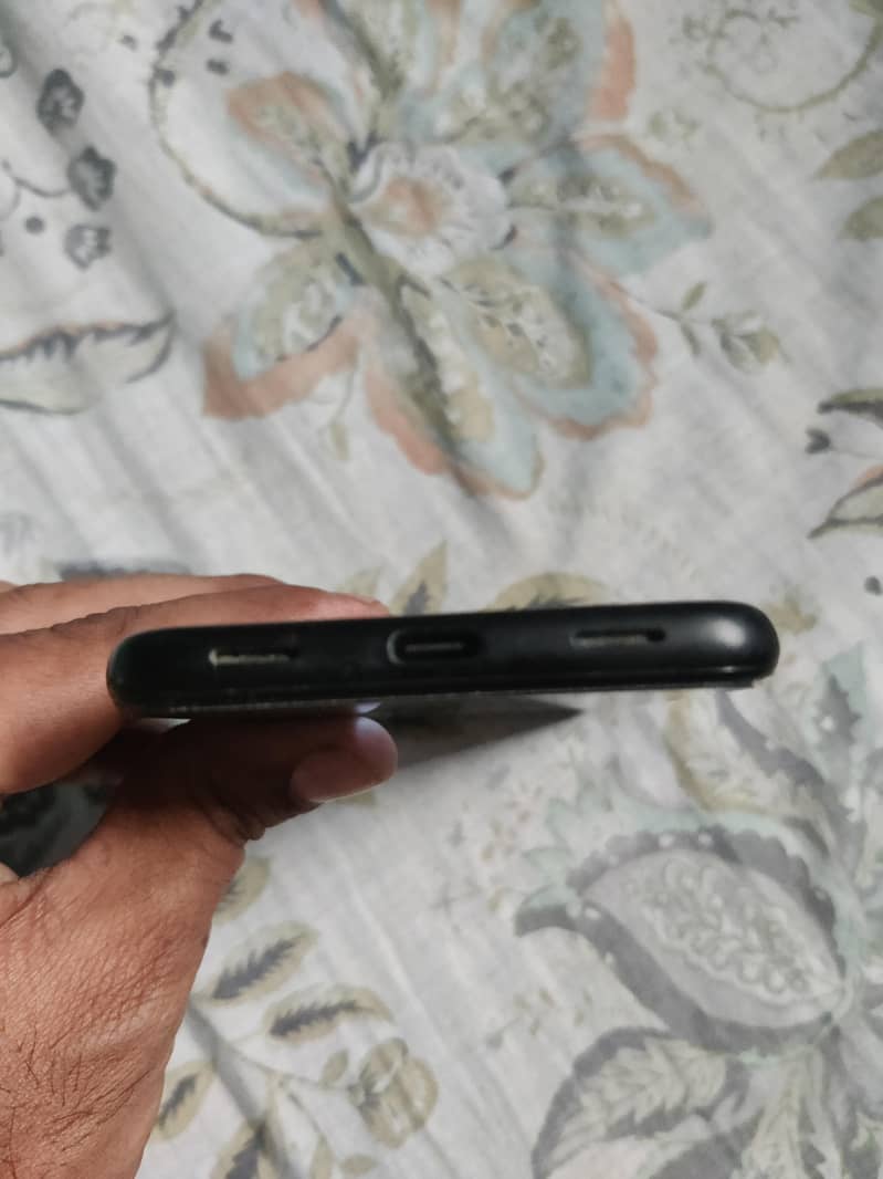 Google Pixel 4a 5