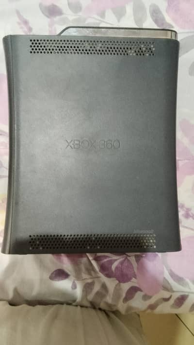 xbox consoles first owner is mine but looking like a new but used