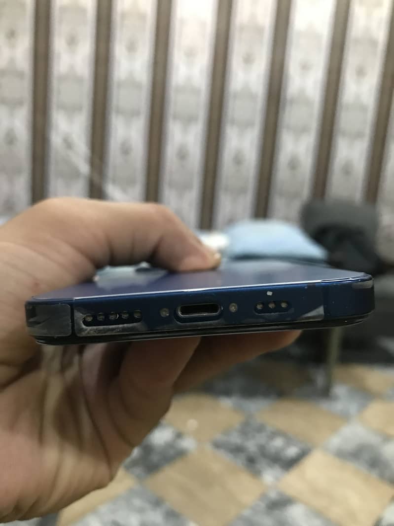 Apple iPhone 12 2