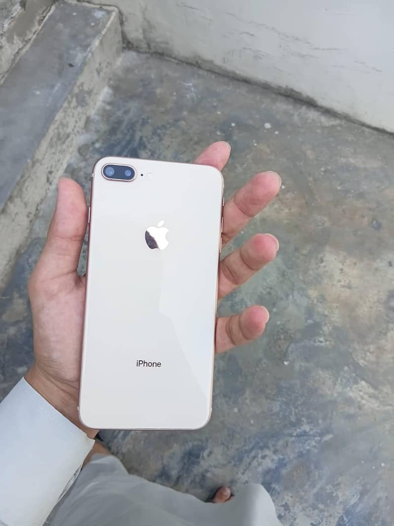 Apple iPhone 8 Plus 0