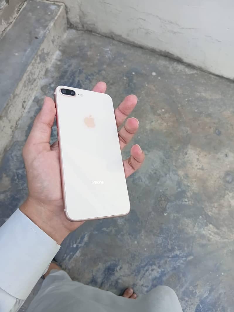 Apple iPhone 8 Plus 5
