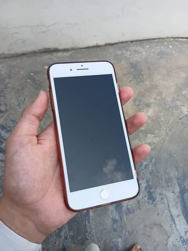 Apple iPhone 8 Plus 9