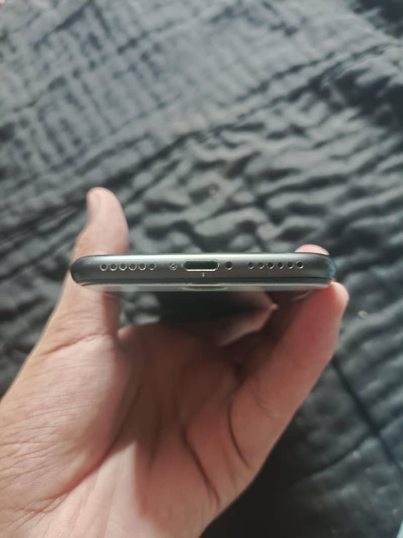 Apple iPhone 7 4