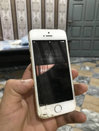 Apple iPhone SE
