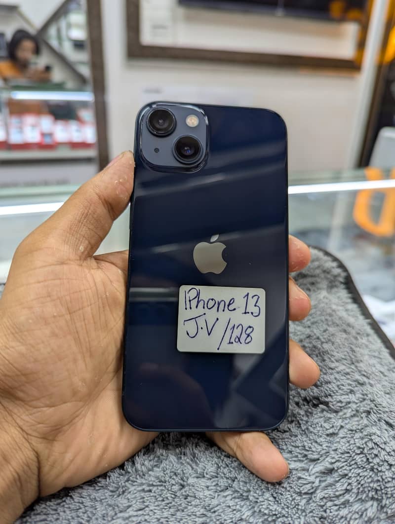 Apple iPhone 13 0