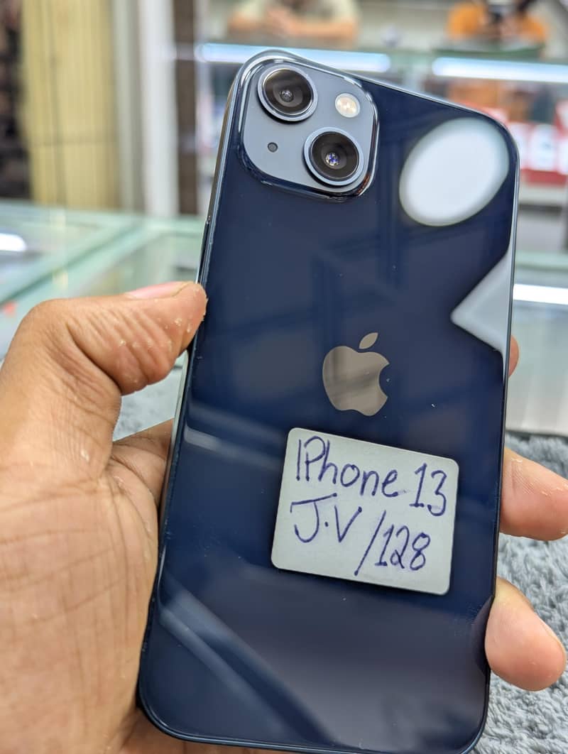 Apple iPhone 13 1