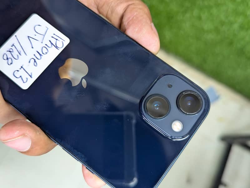 Apple iPhone 13 6