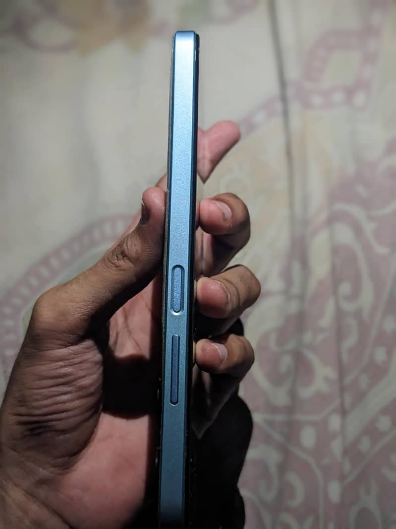 Realme C33 3