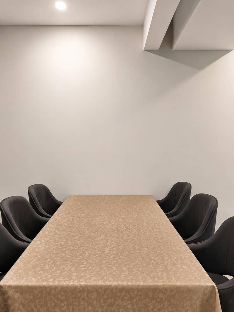 DINING TABLE 0