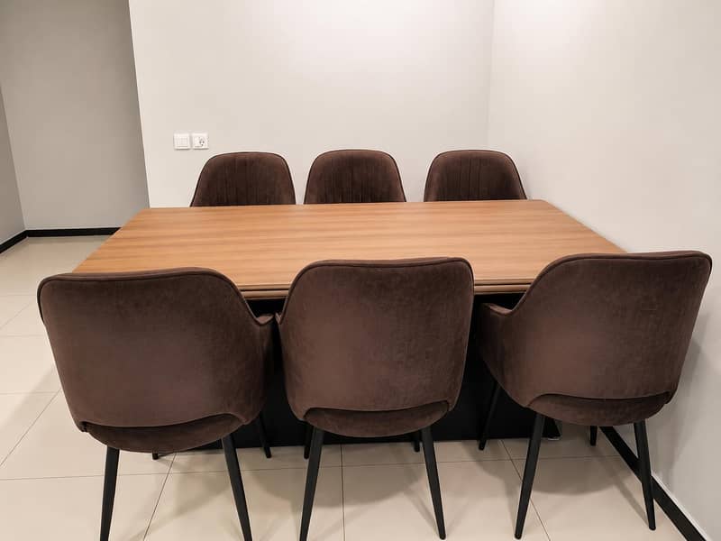 DINING TABLE 3