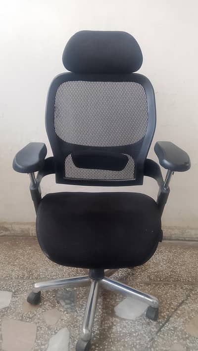 Manager Mesh Chair (Pre-loved slightly worn)