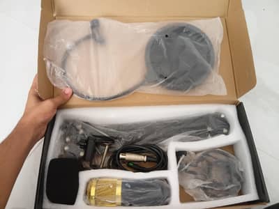 BM800 Condenser Microphone, Brand New WithAccessories. Metal Body
