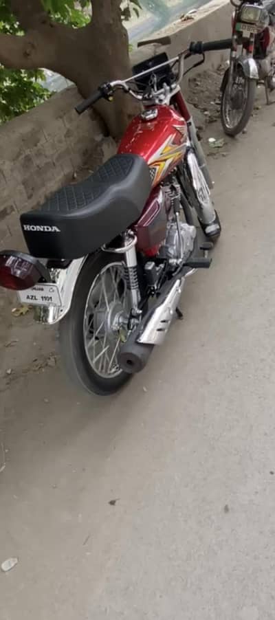 125bike red color