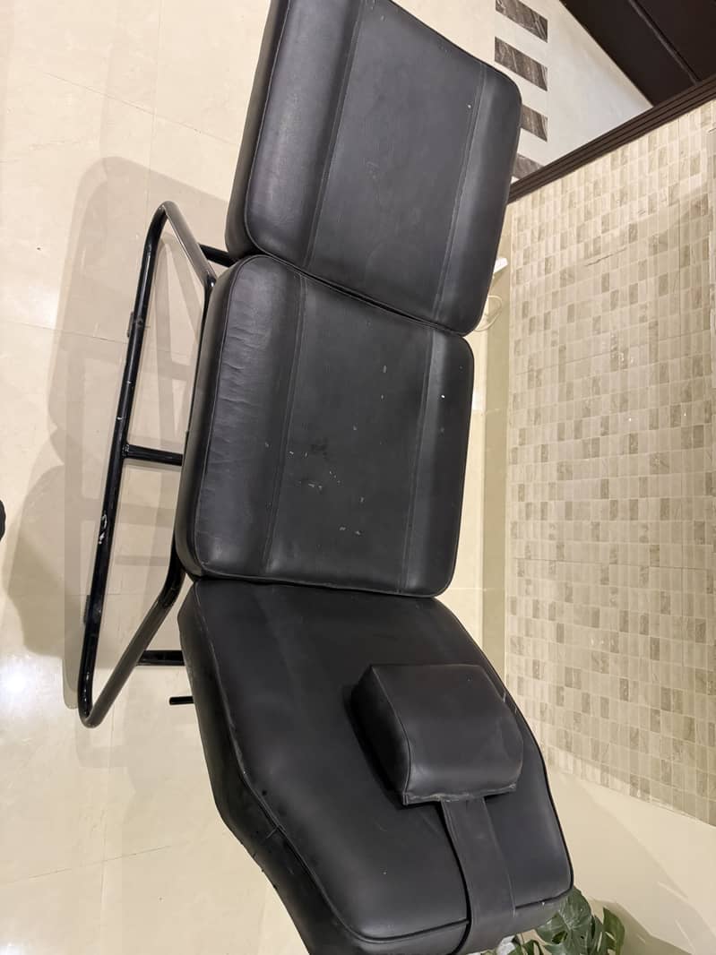 Facial Bed 1