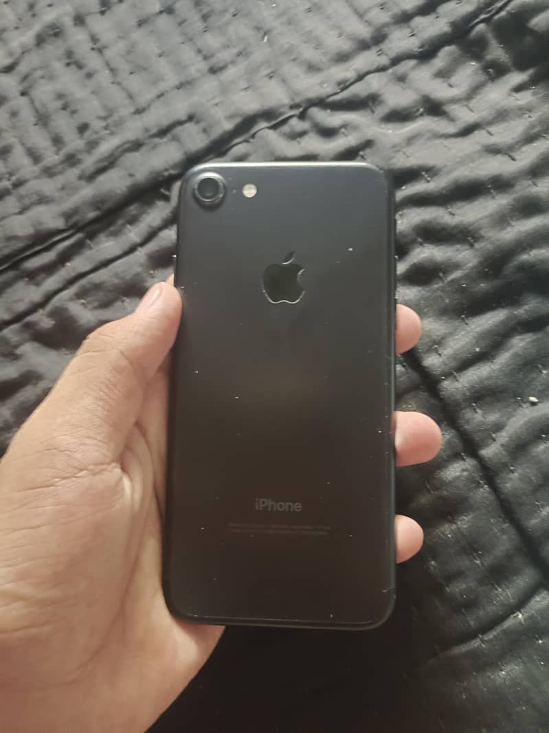Apple iPhone 7 1