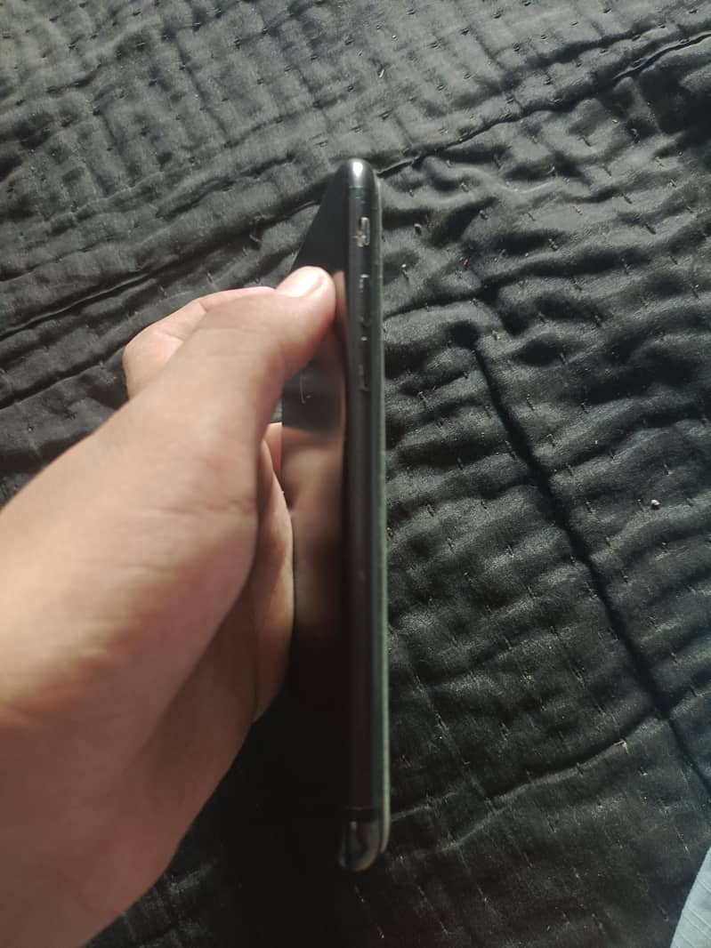 Apple iPhone 7 2